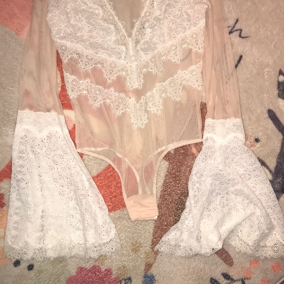 VS boho chantilly lace long sleeve teddy bodysuit - Picture 7 of 8